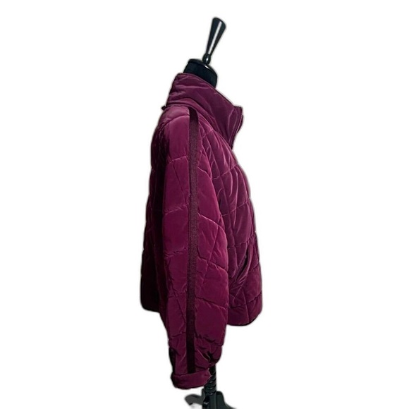 Free People Movement Pippa Quilted Packable Puffer Jacket in Sour Cherry Size M - Picture 3 of 8